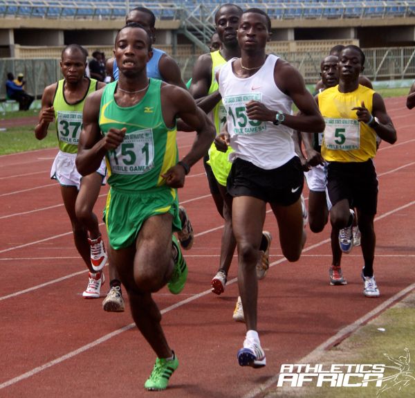 Athletes jostle for positions in the men's 5000m at Eko 2012/ Photo: LOC